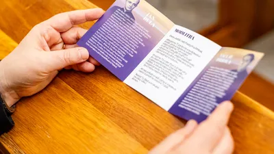 Do farností putují modlitební kartičky k blahořečení Jana Buly a Václava Drboly